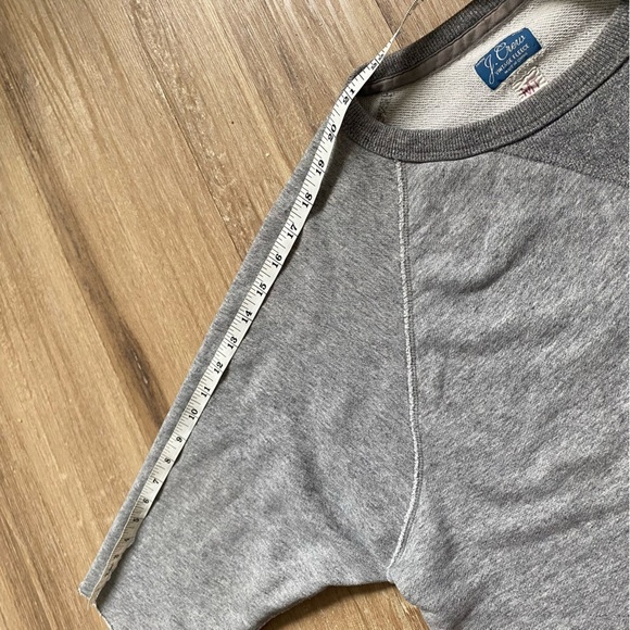 J. Crew Men's Vintage Fleece Grey Crew Neck Raw Hem Pullover Sweatshirt - Picture 4 of 9
